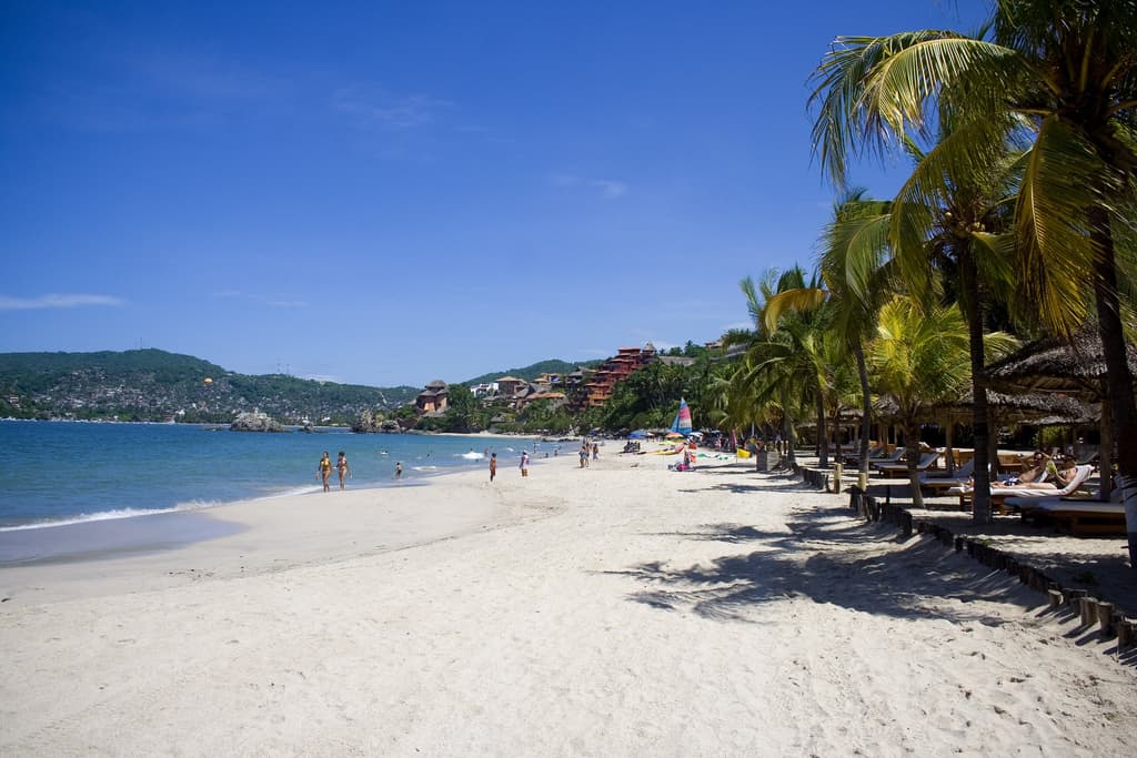 Playa Ixtapa-Zihuatanejo